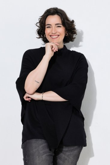 Ulla Popken 855277 Плетено пончо със заострен подгъв и деколте лодка Черно - Пончота и пелерини - 
