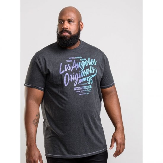 D555 Simmons T-shirt Black - Тениски - мъжки тениски големи размери