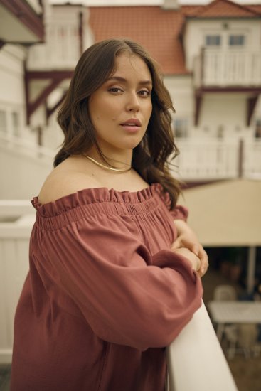 Kaffe Curve Neela Off-Shoulder Blouse Henna Brown - Блузи и туники - 